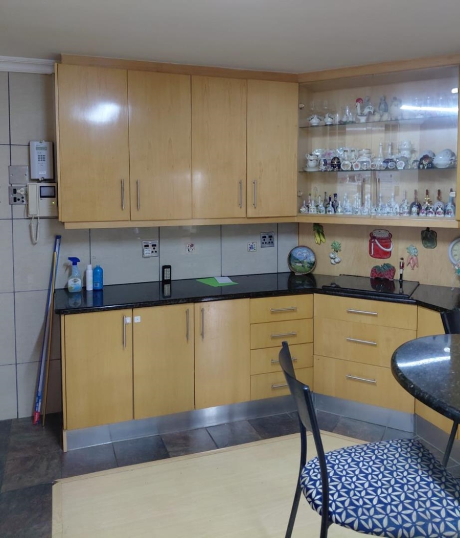 To Let 3 Bedroom Property for Rent in Loevenstein Western Cape